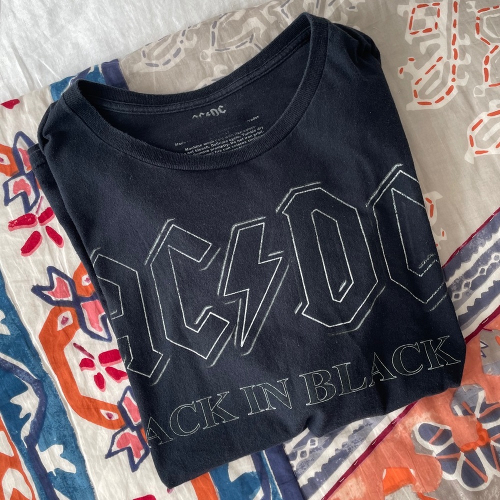 Vintage oversized AC/DC graphic tee ⚡️